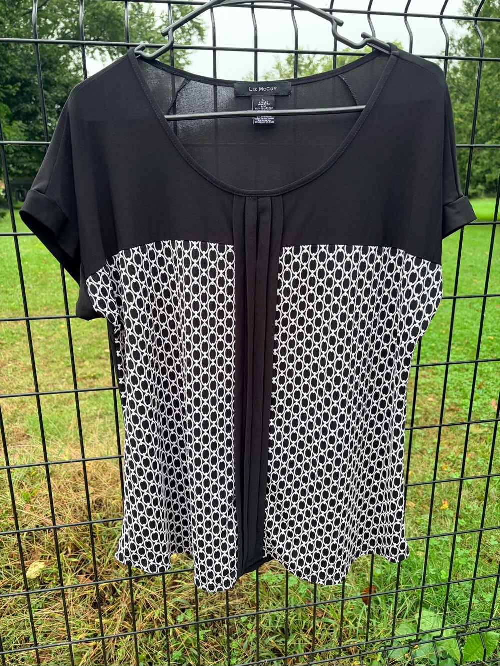 Liz McCoy Black and White Short Sleeve Geometric Panel Top